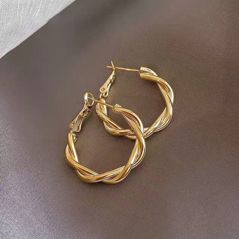 High-grade Large Circle Retro Design Earrings